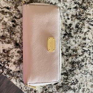 LARGE MICHAEL KORS WALLET